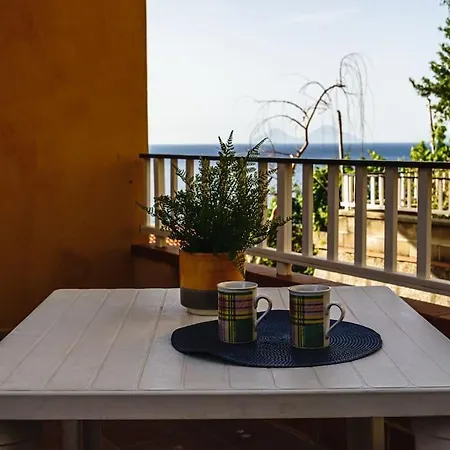 Grazia's Aeolian View House Apartment *