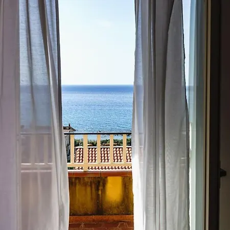 Grazia's Aeolian View House Apartment