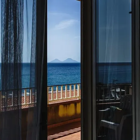 Grazia's Aeolian View House * Piraino